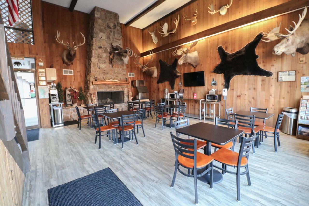 סאנדנס Bear Lodge Motel מראה חיצוני תמונה