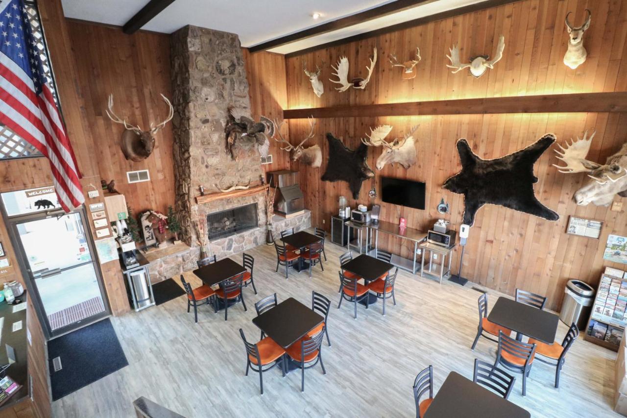 סאנדנס Bear Lodge Motel מראה חיצוני תמונה