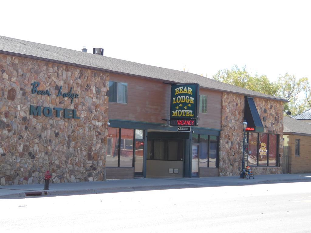 סאנדנס Bear Lodge Motel מראה חיצוני תמונה